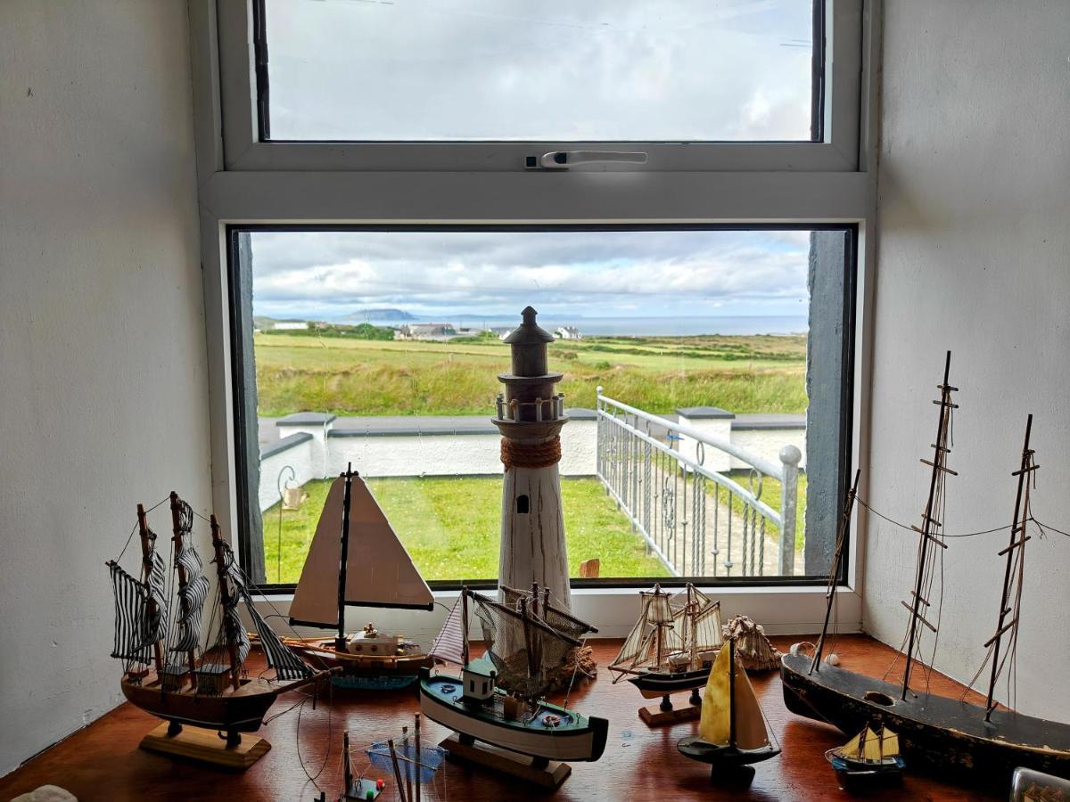 Teach Roisin-Traditional Irish Holiday Cottage In Malin Head. Exterior photo