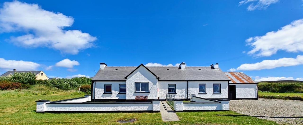 Teach Roisin-Traditional Irish Holiday Cottage In Malin Head. Exterior photo